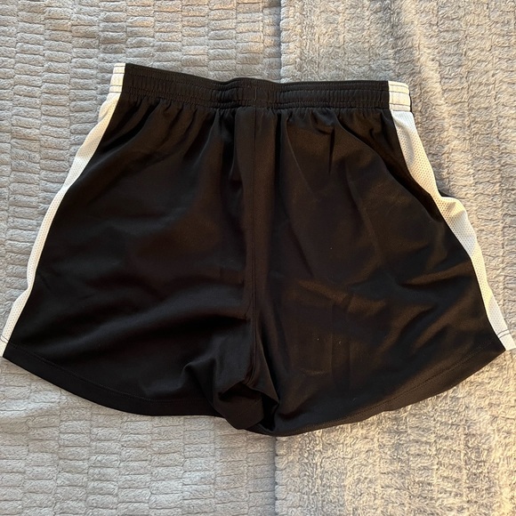 Nike shorts - Picture 5 of 7